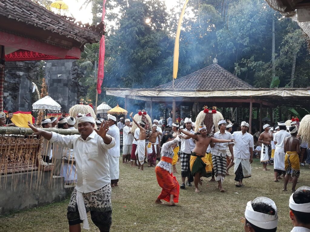 Daratan or Narat ritual, a sacred tradition carried out by the people of Selumbung Village, Karangasem, Bali.