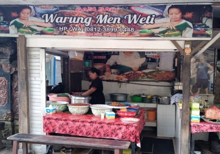 Warung Nasi Campur Men Weti Sanur, A Legendary Culinary Spot with Authentic Balinese Flavors