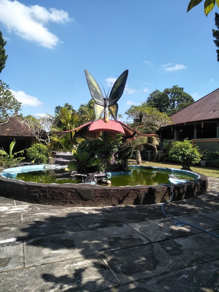 Bali Butterfly Park, Immersing in the Beauty of Nature at Tabanan’s Butterfly Garden Bali Butterfly Park is an educational tourist destination that showcases the beauty and diversity of butterflies in a natural environment. Located in Wanasari Village, Tabanan Regency, this park is home to various butterfly species, including rare and protected ones.
