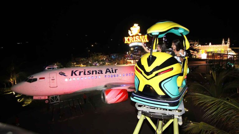 Krisna Funtastic Land, A Family-Friendly Destination with Various Exciting Rides in Singaraja Krisna Funtastic Land in Singaraja, Bali, is a must-visit destination for families looking for fun entertainment and a memorable holiday experience. Located on Jalan Seririt-Singaraja, about 4.8 kilometers from Lovina Beach, this amusement park is easily accessible and offers a variety of exciting rides for all ages.