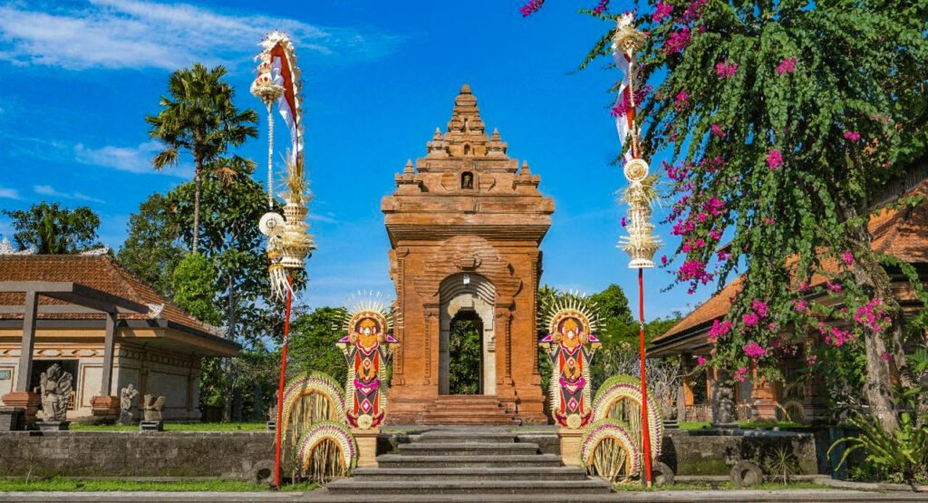 The Neka Art Museum, located in the cultural heart of Bali—Ubud, is a significant treasure trove of art, showcasing the rich history and vibrant culture of Bali. Established in 1976 and officially inaugurated in 1982, the museum was founded by Pande Wayan Suteja Neka, a member of a family deeply rooted in the arts.