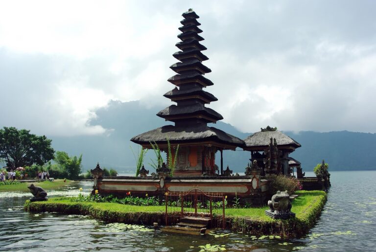 7-Day Bali Itinerary for First-Time Visitors, From Cliffside Temples to Island Escapes